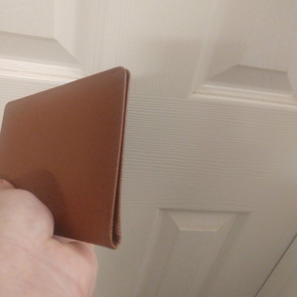 Louis Vuitton Taiga ID Card Holder - Picture 5 of 10